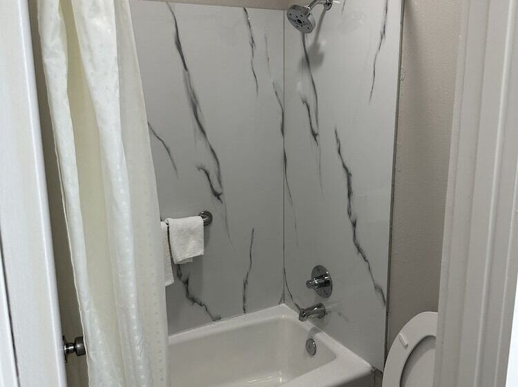 汽车旅馆 Oakwood Inn