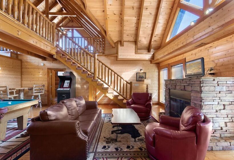 Mountain Theatre Lodge