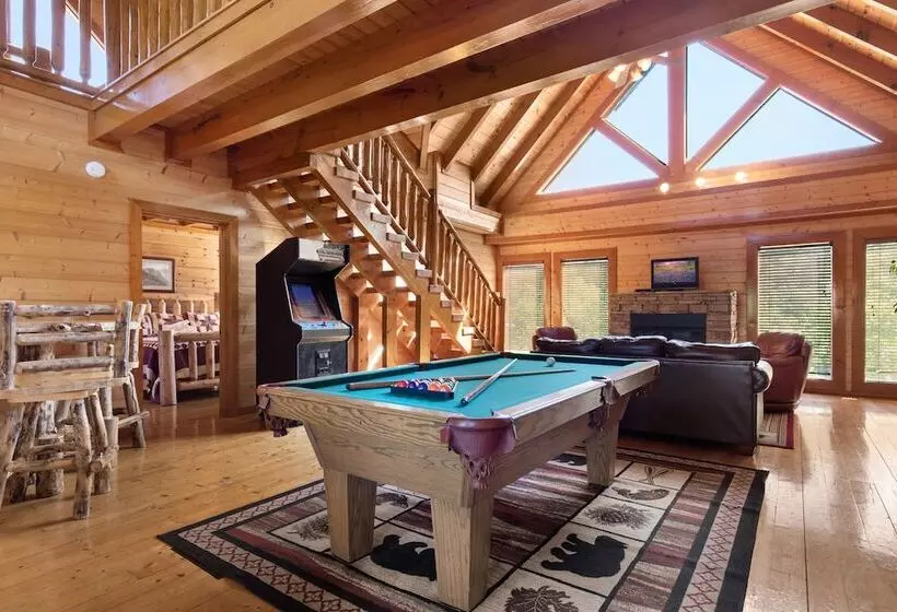 Mountain Theatre Lodge