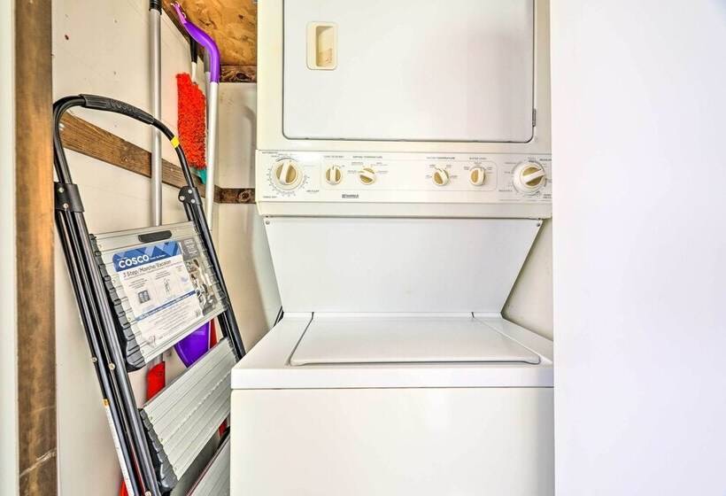 Tobyhanna Home Near Kalahari W/ Lake & Pool Access