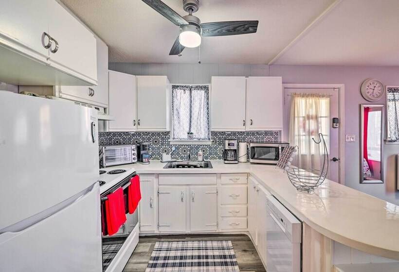 Tobyhanna Home Near Kalahari W/ Lake & Pool Access