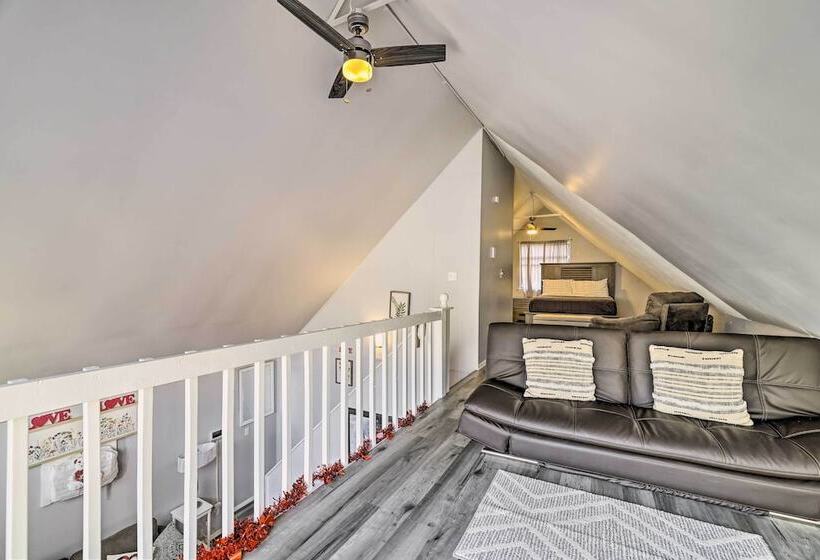 Tobyhanna Home Near Kalahari W/ Lake & Pool Access