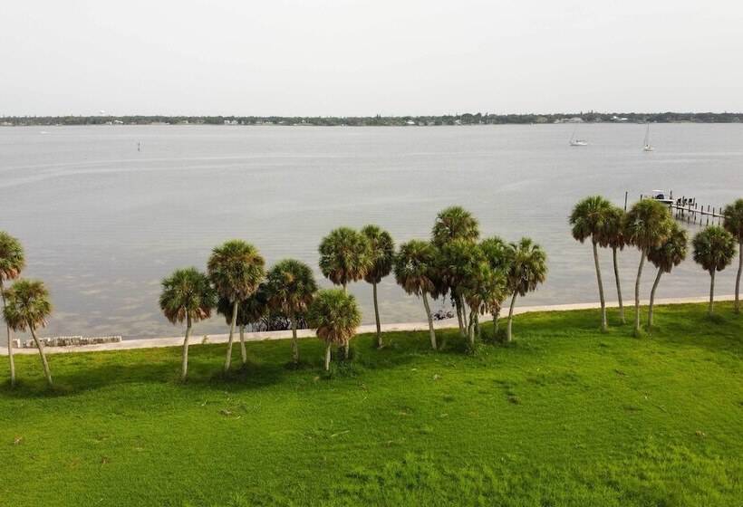 Palmetto Home W/ Manatee River Access!