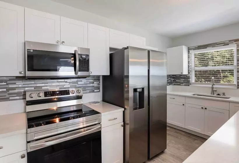 Palmetto Home W/ Manatee River Access!