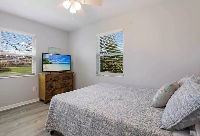 Palmetto Home W/ Manatee River Access!