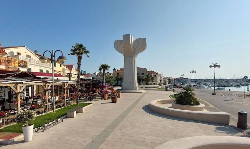 پانسیون Refresh Boutique Suites   Central Point