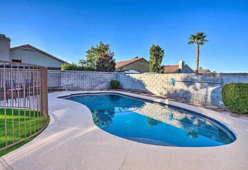 Peoria Home W/ Fenced Outdoor Pool + Yard!
