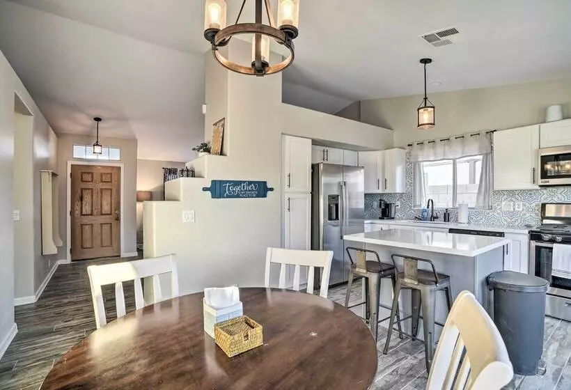 Peoria Home W/ Fenced Outdoor Pool + Yard!