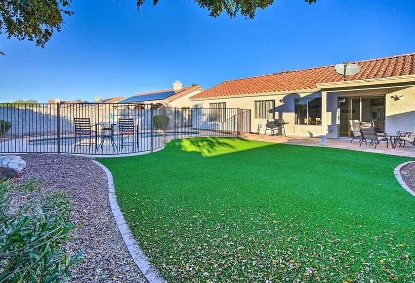 Peoria Home W/ Fenced Outdoor Pool + Yard!