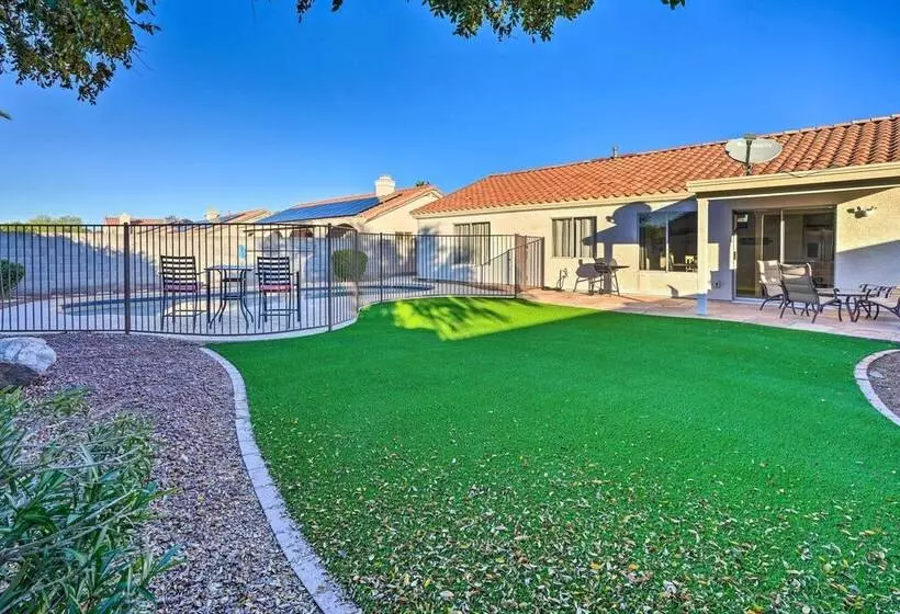 Peoria Home W/ Fenced Outdoor Pool + Yard!