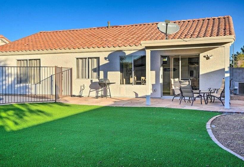 Peoria Home W/ Fenced Outdoor Pool + Yard!