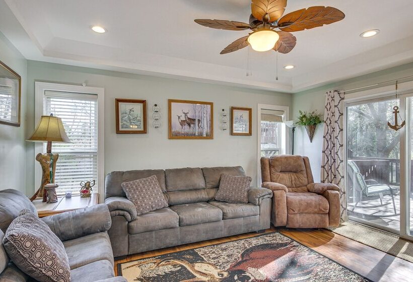 Pet Friendly Lakehouse: View Tower + Fire Pit!