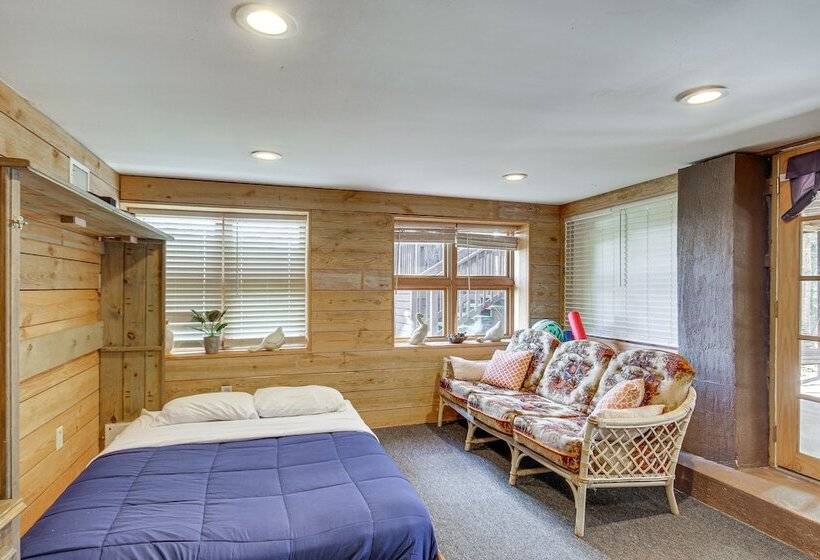 Pet Friendly Lakehouse: View Tower + Fire Pit!