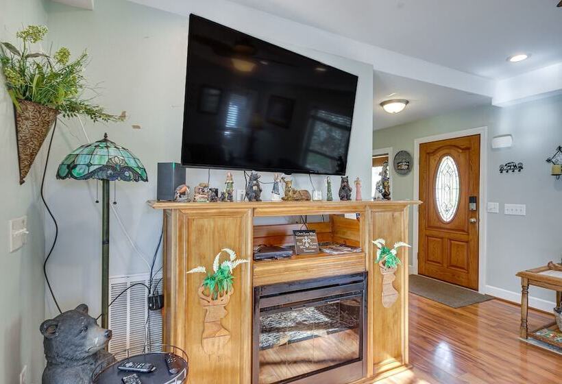 Pet Friendly Lakehouse: View Tower + Fire Pit!