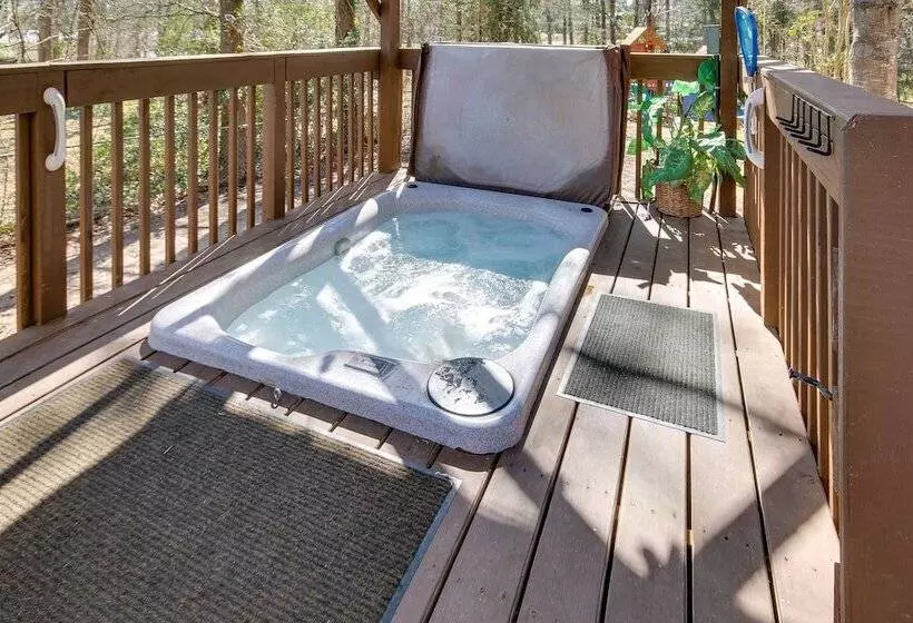 Pet Friendly Lakehouse: View Tower + Fire Pit!