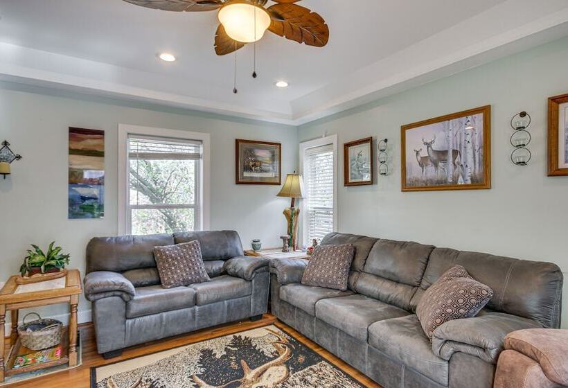 Pet Friendly Lakehouse: View Tower + Fire Pit!