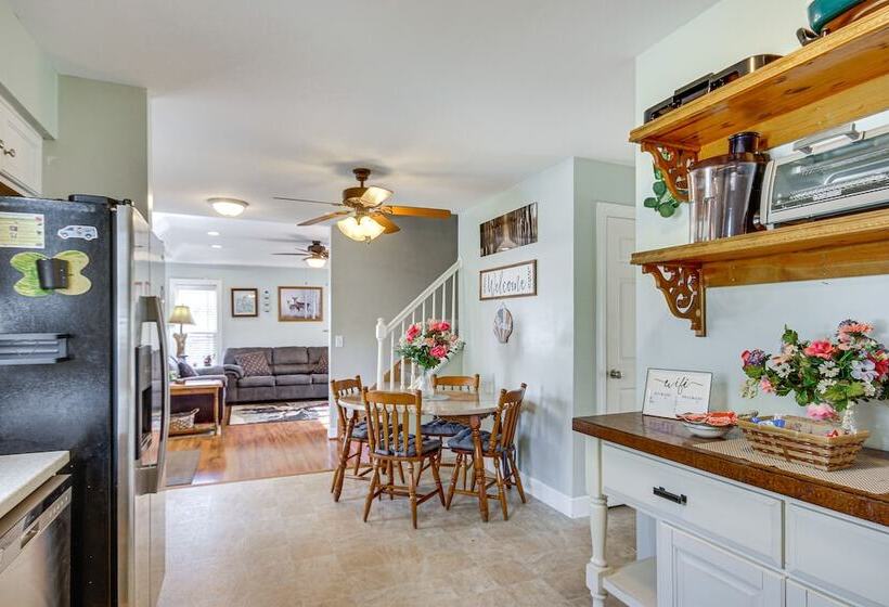 Pet Friendly Lakehouse: View Tower + Fire Pit!