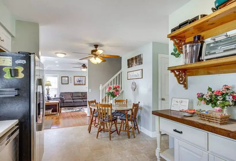 Pet Friendly Lakehouse: View Tower + Fire Pit!