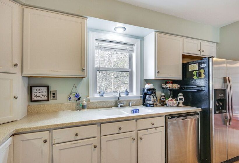 Pet Friendly Lakehouse: View Tower + Fire Pit!