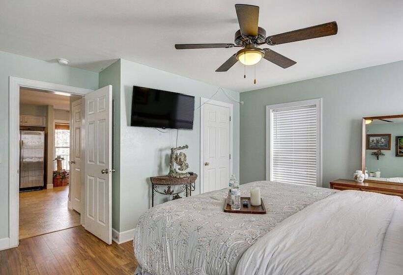 Pet Friendly Lakehouse: View Tower + Fire Pit!