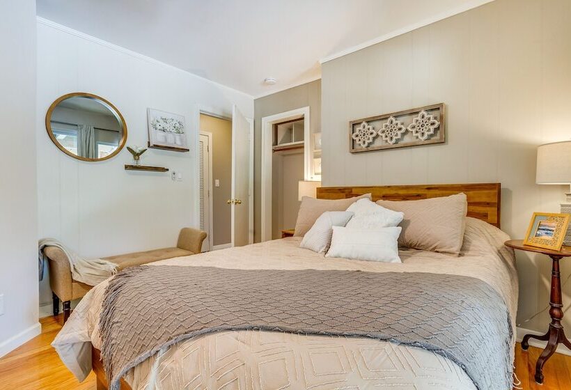 Pet Friendly Pensacola Home W/ Sunny Backyard!