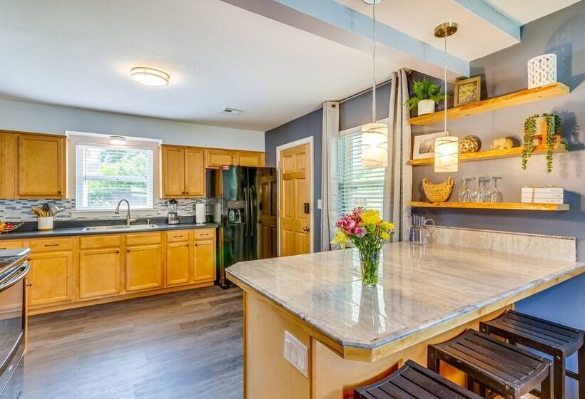 Pet Friendly Pensacola Home W/ Sunny Backyard!