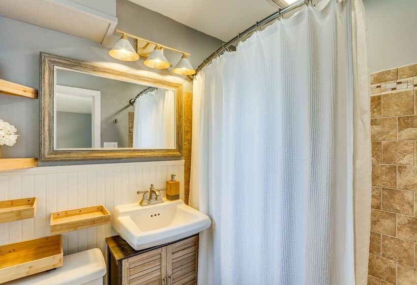 Pet Friendly Pensacola Home W/ Sunny Backyard!