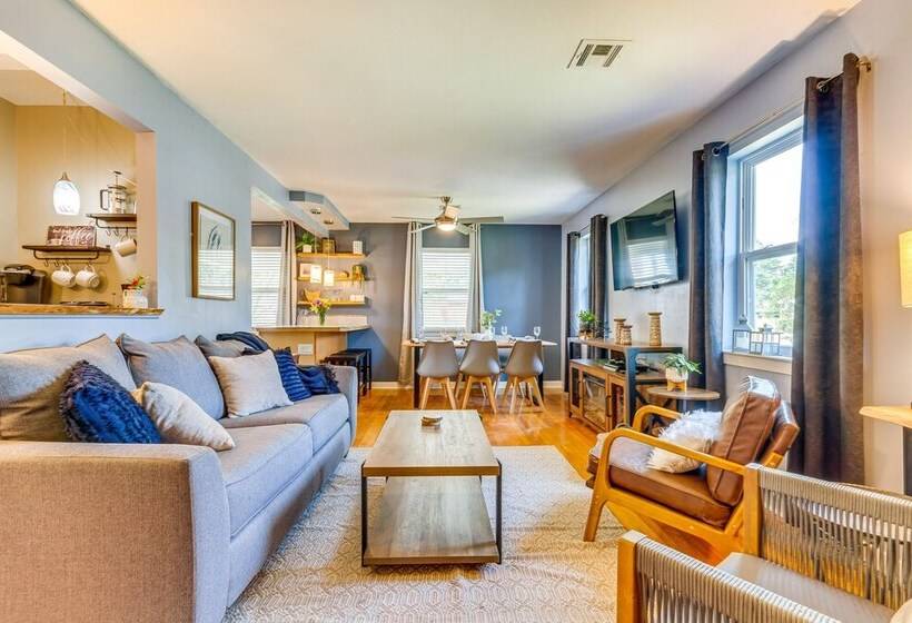 Pet Friendly Pensacola Home W/ Sunny Backyard!