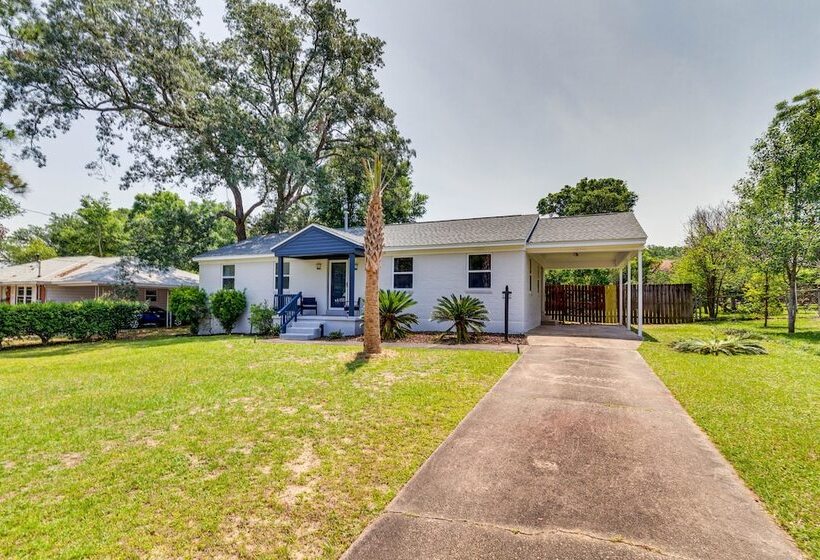Pet Friendly Pensacola Home W/ Sunny Backyard!