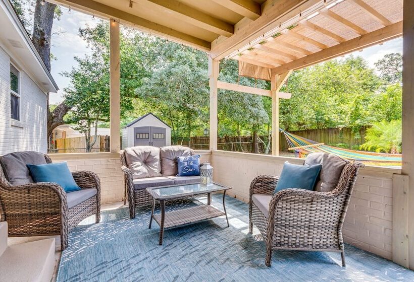 Pet Friendly Pensacola Home W/ Sunny Backyard!