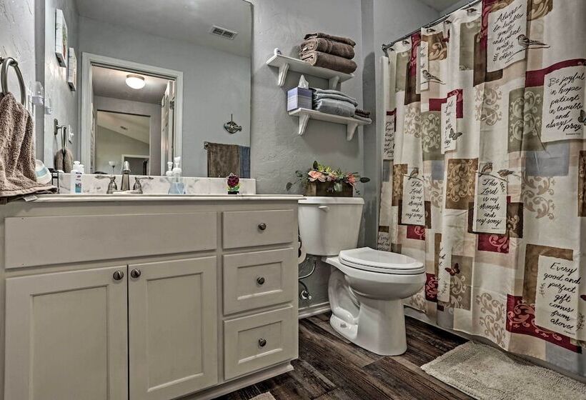 Relaxing Texas Getaway, 1 Mile To Boat Ramp!