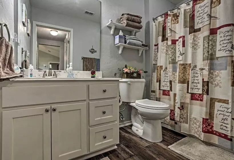 Relaxing Texas Getaway, 1 Mile To Boat Ramp!