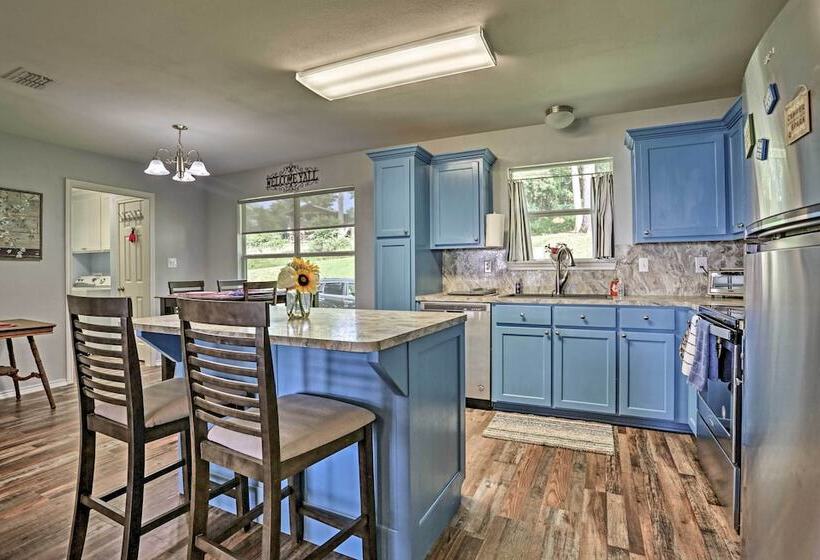 Relaxing Texas Getaway, 1 Mile To Boat Ramp!