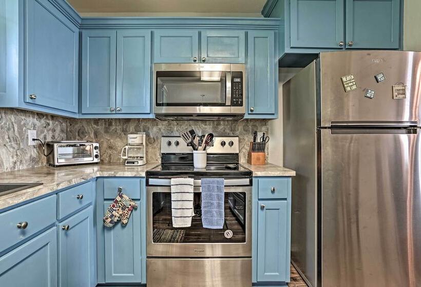 Relaxing Texas Getaway, 1 Mile To Boat Ramp!