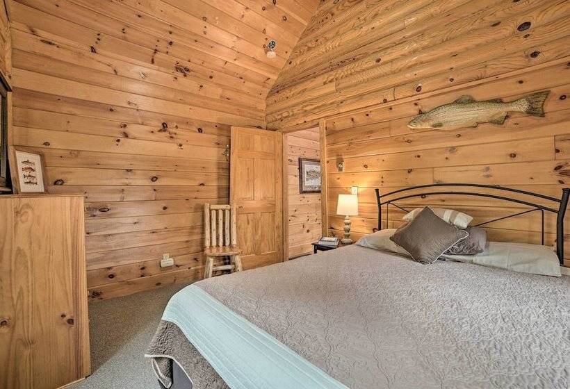 Riverfront Lewiston Cabin W/ Stone Fireplace!