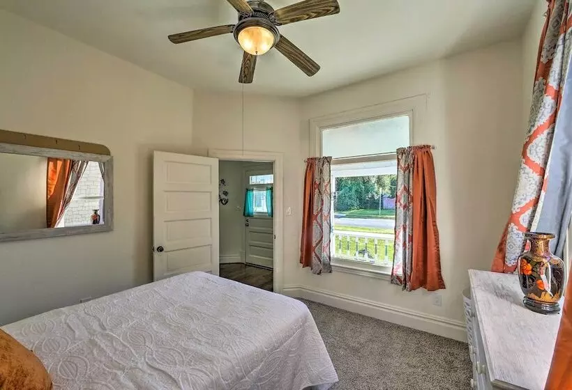 Riverside House W/ Yard ~ 1 Mi To Downtown!