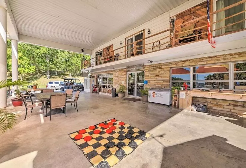 Rustic Dog Friendly Cabin W/ Deck & Fire Pit!