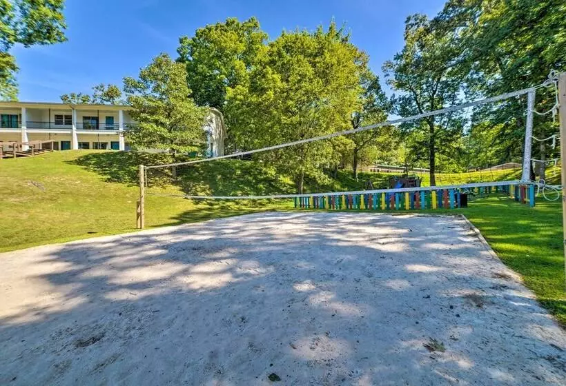 Rustic Dog Friendly Cabin W/ Deck & Fire Pit!