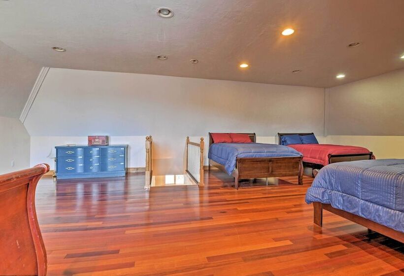 Deck For Entertaining: Belmont Group Getaway