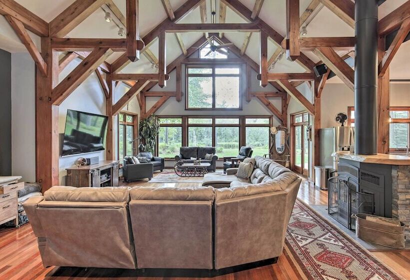 Spacious Riverfront Escape W/ Private Hot Tub