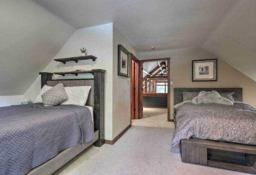 Spacious Riverfront Escape W/ Private Hot Tub