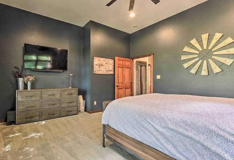 Spacious Riverfront Escape W/ Private Hot Tub