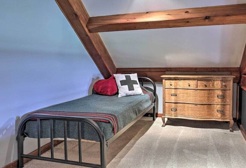 Spacious Riverfront Escape W/ Private Hot Tub