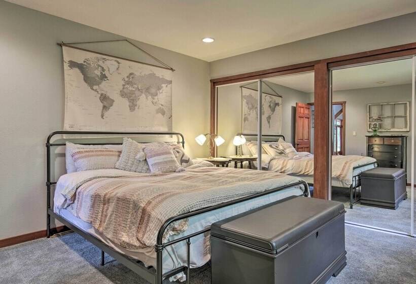 Spacious Riverfront Escape W/ Private Hot Tub