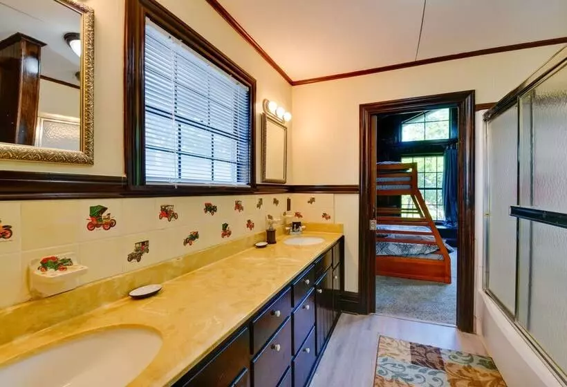 Private Pool: Pilot Point Home On 45 Acres