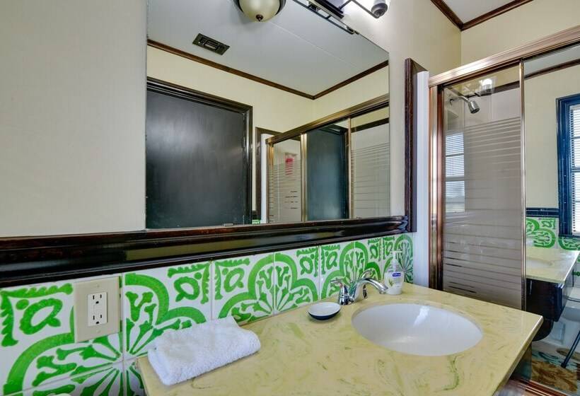 Private Pool: Pilot Point Home On 45 Acres