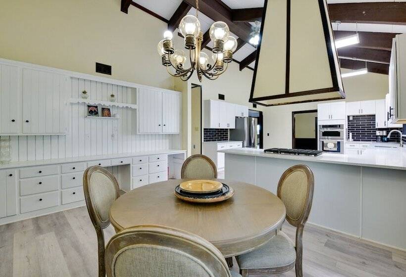 Private Pool: Pilot Point Home On 45 Acres