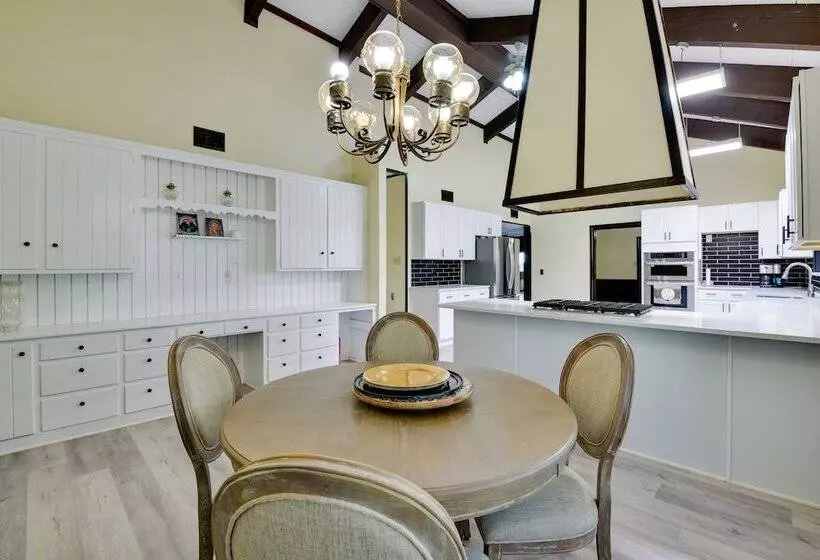 Private Pool: Pilot Point Home On 45 Acres