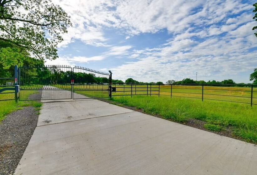 Private Pool: Pilot Point Home On 45 Acres