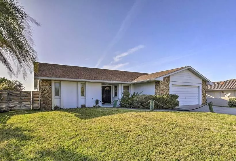 Bayfront Palmetto Retreat With Pool, Spa & Dock!